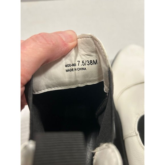 Dirty Laundry Maps Chelsea Boot‎ White Faux Leather Size 7.5 Ankle - Picture 7 of 9